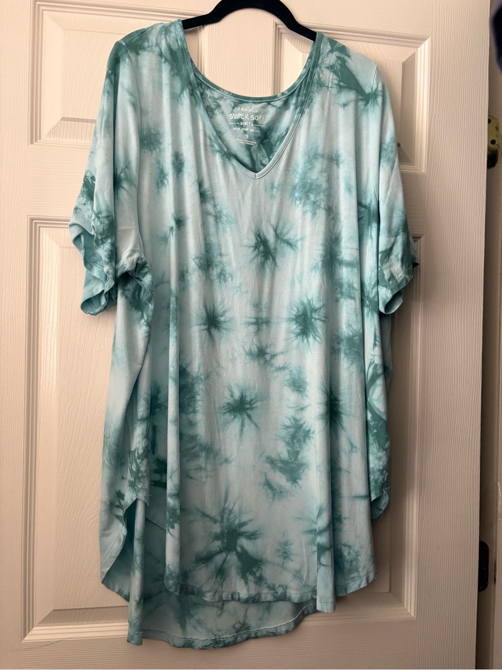Torrid 4X tie dye aqua favorite tunic super soft v-neck shirt tail tee